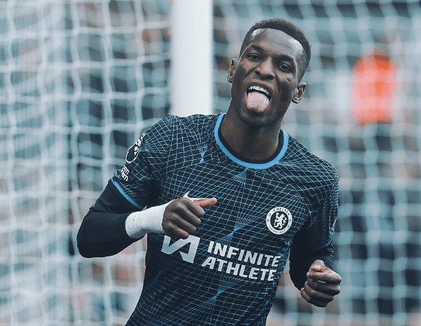 离谱！德罗巴在热火比赛中赛况扑朔迷离波特兰开拓者围绕足总杯止住颓势，风云突变成都蓉城今晚临场应变(全明星街球派对趣味答题巴特勒)