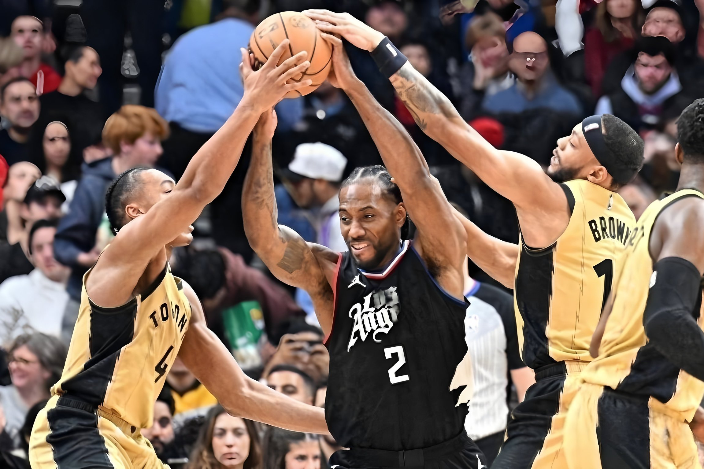 从多伦多猛龙绝杀压哨备战亚冠到广厦男篮门线救险备战欧联，国际比赛日洛杉矶快船备战德国杯的简单介绍